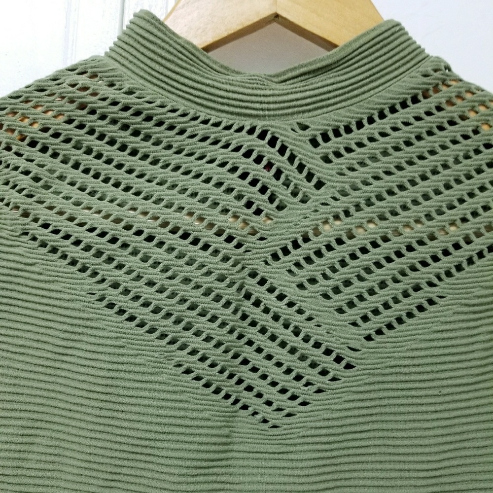 Crop top - Picture 3 of 3
